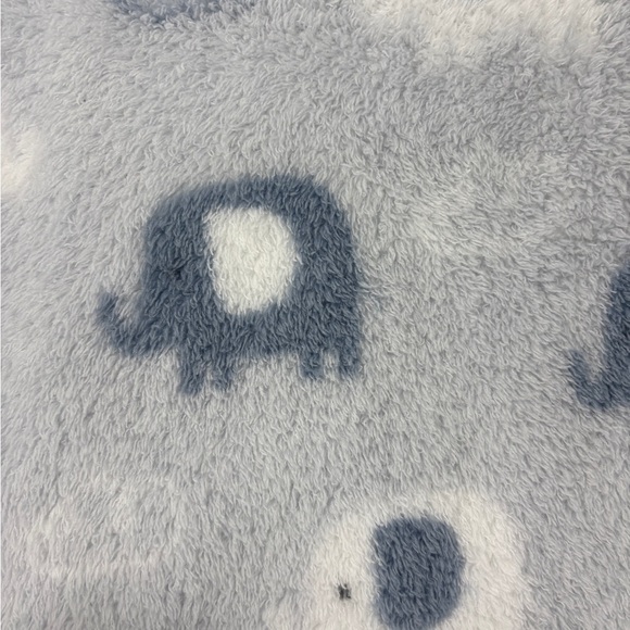 Lot of 4 Soft Polka Dot and elephants Baby Blankets - Picture 9 of 9